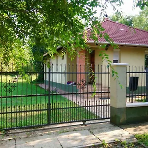 Gyümölcsöskert Apartman